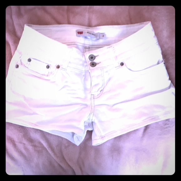 Levi's Pants - White Levi’s jean Shorty Short, Size 5